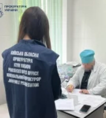 На Київщині лікаря підозрюють у ненаданні допомоги 3-річній дитині з хімічними опіками