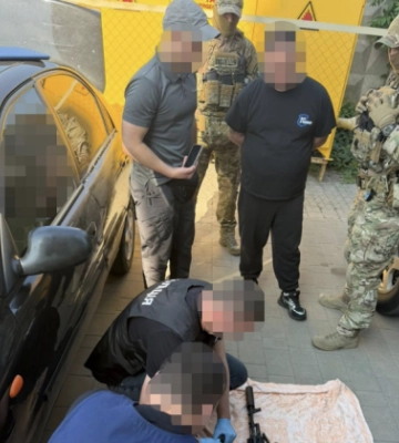 АК-74, пістолети і гранати: в Україні накрили дві схеми незаконного обігу зброї