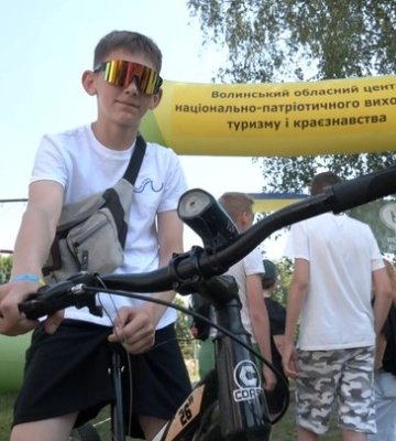 Замість телефонів – квести і велодрайв: на Волині школярі пройшли туристичний вишкіл