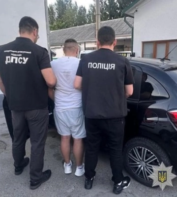 На Львівщині викрили схему незаконного переправлення за кордон