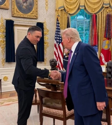 Усик зустрівся з Трампом у Білому домі