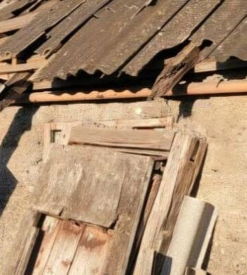 На Дніпропетровщині через обстріли РФ горів ринок. Постраждали люди