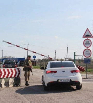 В'їзд до Криму через Чонгар перекрили: куди тепер пускають транспорт