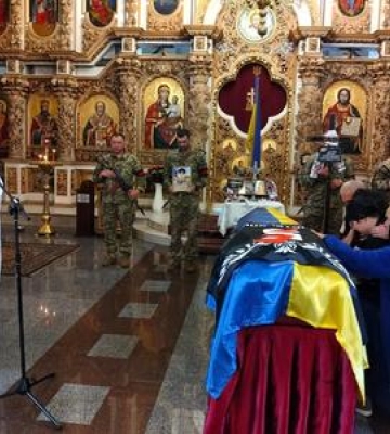У Полтаві попрощалися з полеглим захисником Артуром Цепком