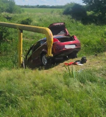 Фатальний поворот на Закарпатті: авто вилетіло в кювет, серед постраждалих — 7-річна дитина