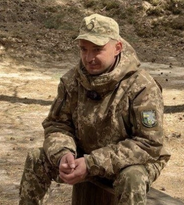 «Щоб якось триматися, ми постійно жартували»: 118 днів незламнoсті прикордонника з Волині Євгена Дишка