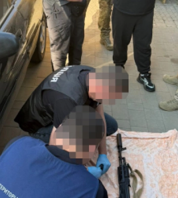 На Поділлі правоохоронці викрили канали незаконного збуту зброї: деталі від ДБР