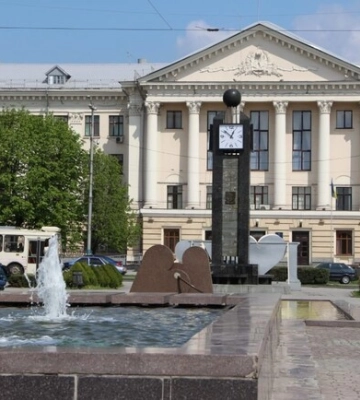 На бульварі Шевченка у Запоріжжі змінили організацію дорожнього руху: що потрібно знати водіям