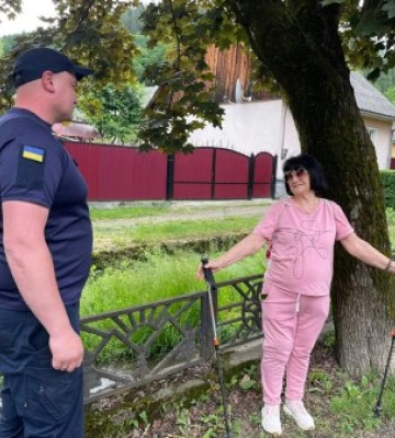 Безпечний відпочинок на воді: у Рахові рятувальники провели профілактичний рейд