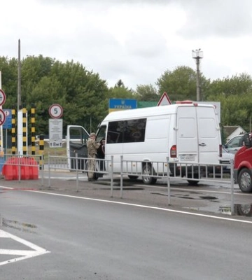Перед кордоном із Польщею накопичуються черги: на Волині зріс потік пасажирів