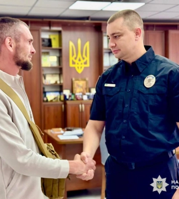 У Київській області нагородили чоловіка, який не піддався на провокації ворога та повідомив про них правоохоронців