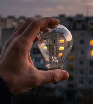 Плановые работы ЦЭК: где в Днепре будут отключать свет 15-20 июня