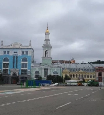 В сети делятся кадрами без колеса обозрения на Подоле в Киеве