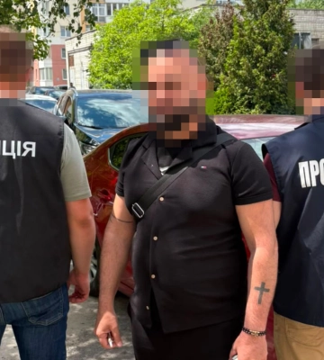 У Львові затримано іноземця за організацію виїзду за кордон псевдоартиста, а насправді ухилянта