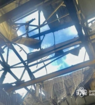 Росіяни вдарили по Дніпру - пошкоджене підприємство, семеро постраждалих