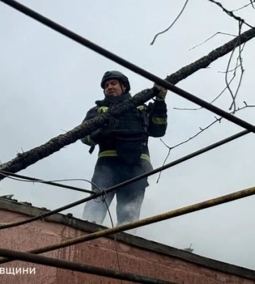 Росіяни атакували Харківщину дронами, під ударом опинилися десять населених пунктів, є постраждалі