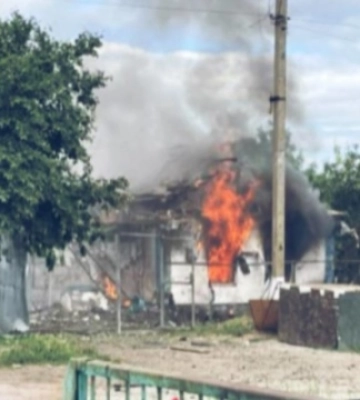 Частина будинку зруйнована: ворог вгатив по Запорізькому району