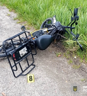 На Рівненщині у ДТП на трасі постраждав 68-річний велосипедист, - поліція. ФОТО