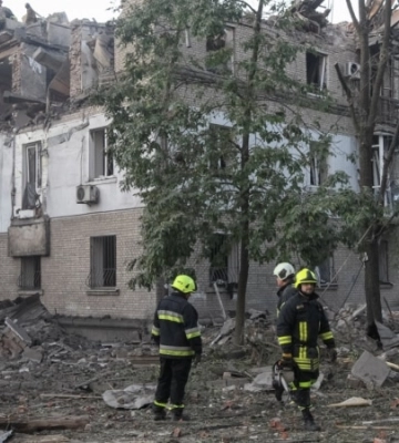 Війська РФ атакували підприємство у Дніпрі: поранені семеро людей
