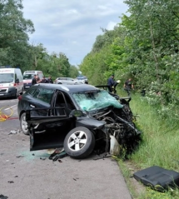 На Львівщині сталася смертельна ДТП: загинула жінка, травмовані двоє дітей