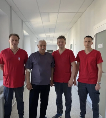 У Львові пацієнту за один наркоз видалили пухлину нирки та протезували аорту