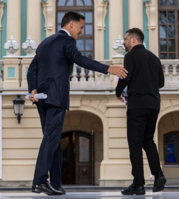 Контрастный душ от НАТО. Зачем генсек Рютте привез в Киев всех послов стран Альянса и о чем они договорились с Зеленским — анализ NV