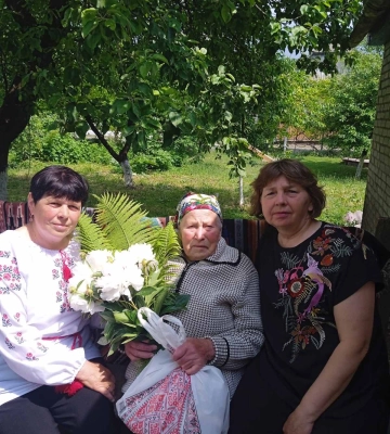 Народила трьох дітей, має двох онуків і трьох правнуків: у громаді на Волині привітали 91-річну ювілярку