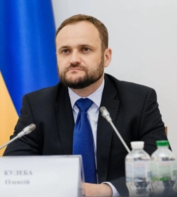 Кулеба: у Вишневому на Київщині після російської атаки відновлюють сім гуртожитків залізничників