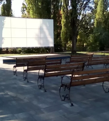В Черновцах вандалы разрушили кинотеатр под открытым небом фестиваля «Миколайчук OPEN»
