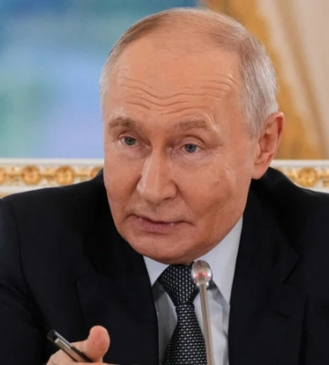 Путін привітав Трампа з 80-річчям, той обіцяв вплинути на Київ і відправити Віткоффа і Кушнера в РФ — Ушаков