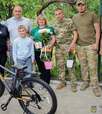 На Волині поліцейські зробили сюрприз сину загиблого колеги у день його народження
