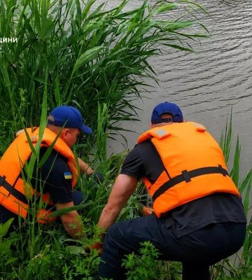 На Кіровоградщині рятувальники дістали з водойми тіло потопельника, - ДСНС