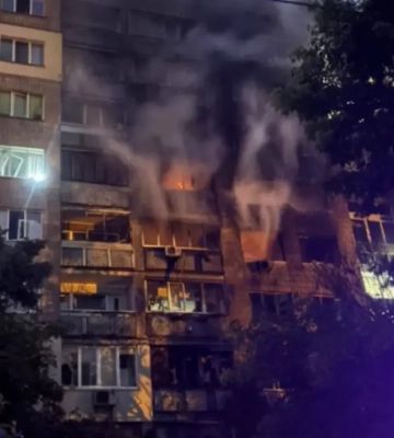 Росія атакувала всі 10 районів Києва: у Лаврі палає 800 м² собору, два десятка поранених, є загиблі