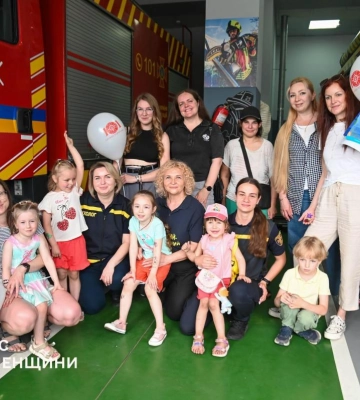 Діти-переселенці на Рівненщині познайомилися з роботою рятувальників