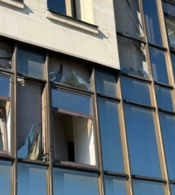У Києві через атаку РФ пошкоджена будівля ВАКС