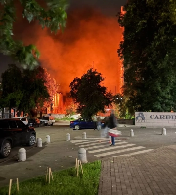 Фото, відео: кияни показали наслідки нічної атаки рф на столичний ЖК