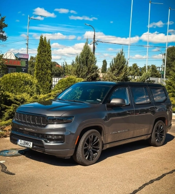 Роскошный гигант: в Украине заметили конкурента Cadillac Escalade от Jeep 