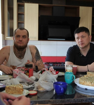 Віталій Кім відвідав родину ветерана, який отримав компенсацію на придбання житла у розмірі 2,1 млн грн