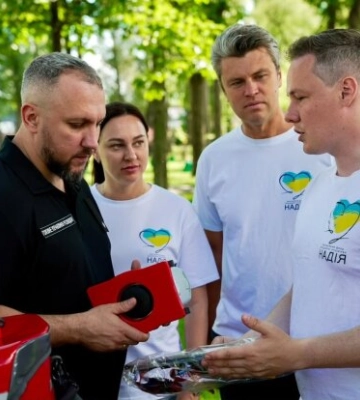 10 апаратів Easy Pulse Schiller для фронту: БФ «Надія» та Schiller AG посилюють медичні підрозділи
