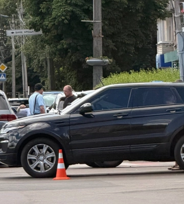 Аварія за участі «Ленд ровера» та «Фольксвагена» сталася у Черкасах