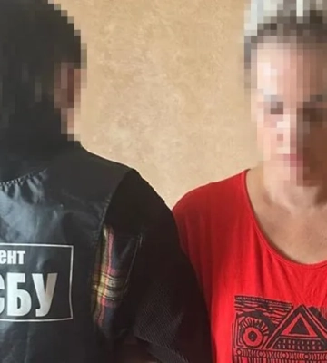 Жительку Одещини підозрюють у коригуванні російських ударів по Києву: її затримала СБУ