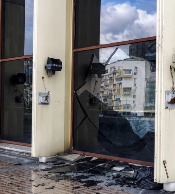 Палац “Україна” зазнав значних пошкоджень під час масованої російської атаки на Київ