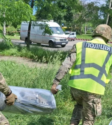 В центре Киева возле оживленной транспортной развязки нашли неразорванную боевую часть шахеда — фото