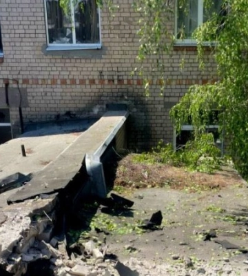 На Дніпропетровщині ворог пошкодив дитсадок, підприємство та житлові будинки