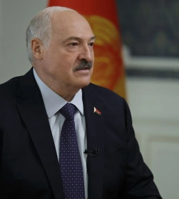 Лукашенко заявил, что со стороны Беларуси военных действий ждать не стоит, и извинился перед Зеленским