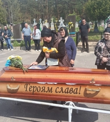 Рік вважався зниклим безвісти: на Волині попрощалися з воїном Миколою Максимчуком 
