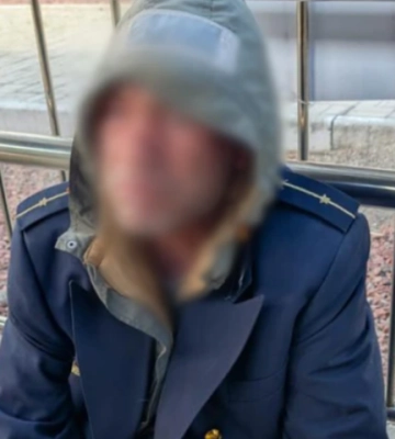 У Києві чоловік проник у музейний потяг "Укрзалізниці" і викрав костюм з експозиції