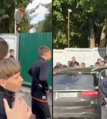 У Хмельницькому вихованці футбольної школи мітингували під ТЦК через мобілізацію тренера