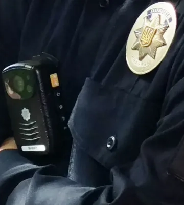 В поліціянтів Тернопільщини автоматично вмикатимуться бодікамери під час застосування зброї