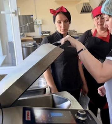 На Полтавщині 45 кухарів шкільних їдалень підвищили кваліфікацію